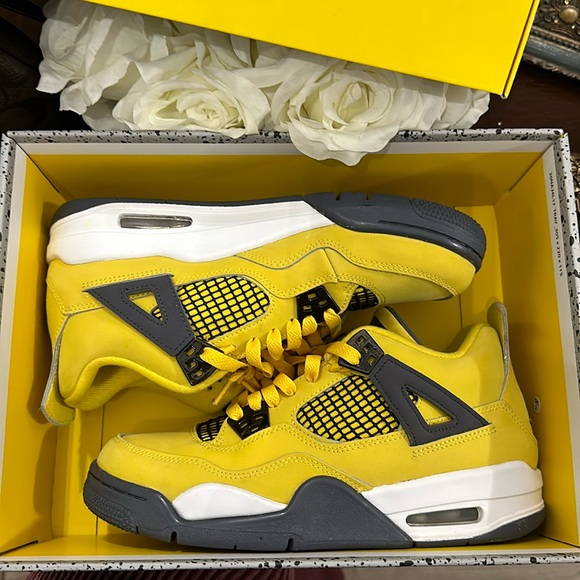 Air Jordan 4 Retro (GS) - Picture 1 of 1